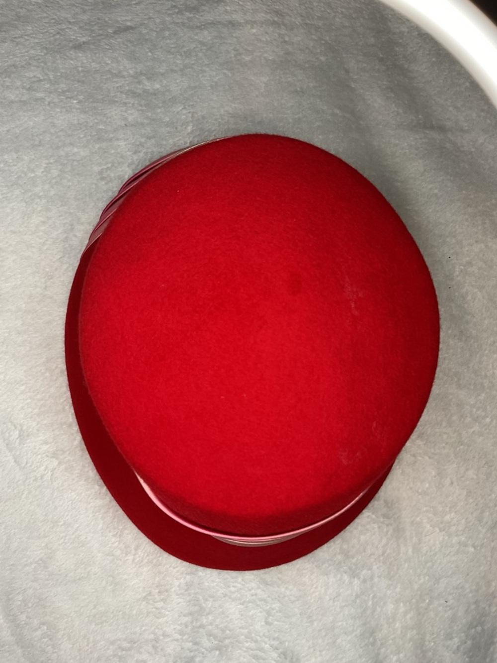 Vintage Newman-Endler 100% Wool Felt Cloche Hat | Red with Pink-Cream Ribbon - Picture 2 of 7